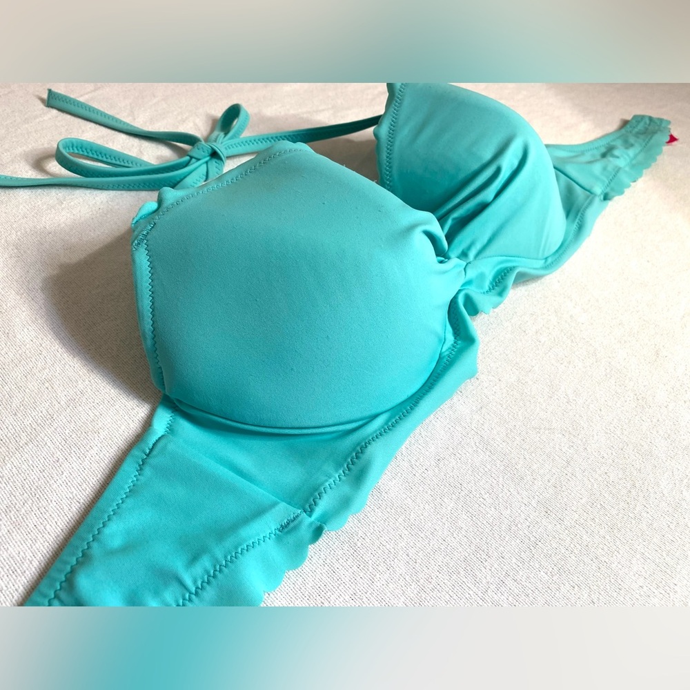 Victoria’s Secret halter bikini top size 34D - Picture 10 of 14